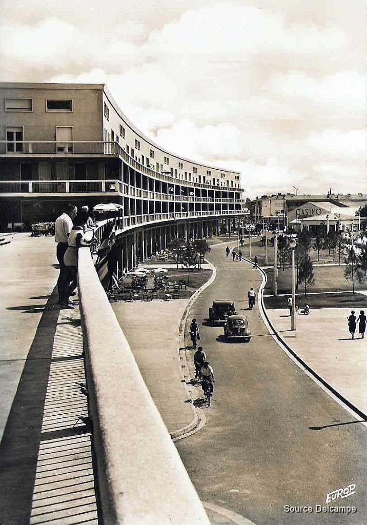 17 Royan L Avenue du Front de Mer.jpg